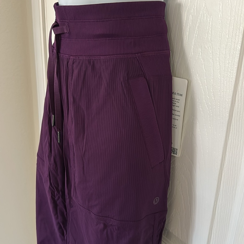 LULULEMON Dance Studio Mid-Rise Pant *Regular Dramatic Magenta 6 NWT 💜